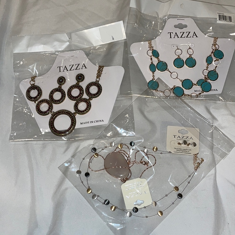 3 sets of Necklace with matching earrings (New)